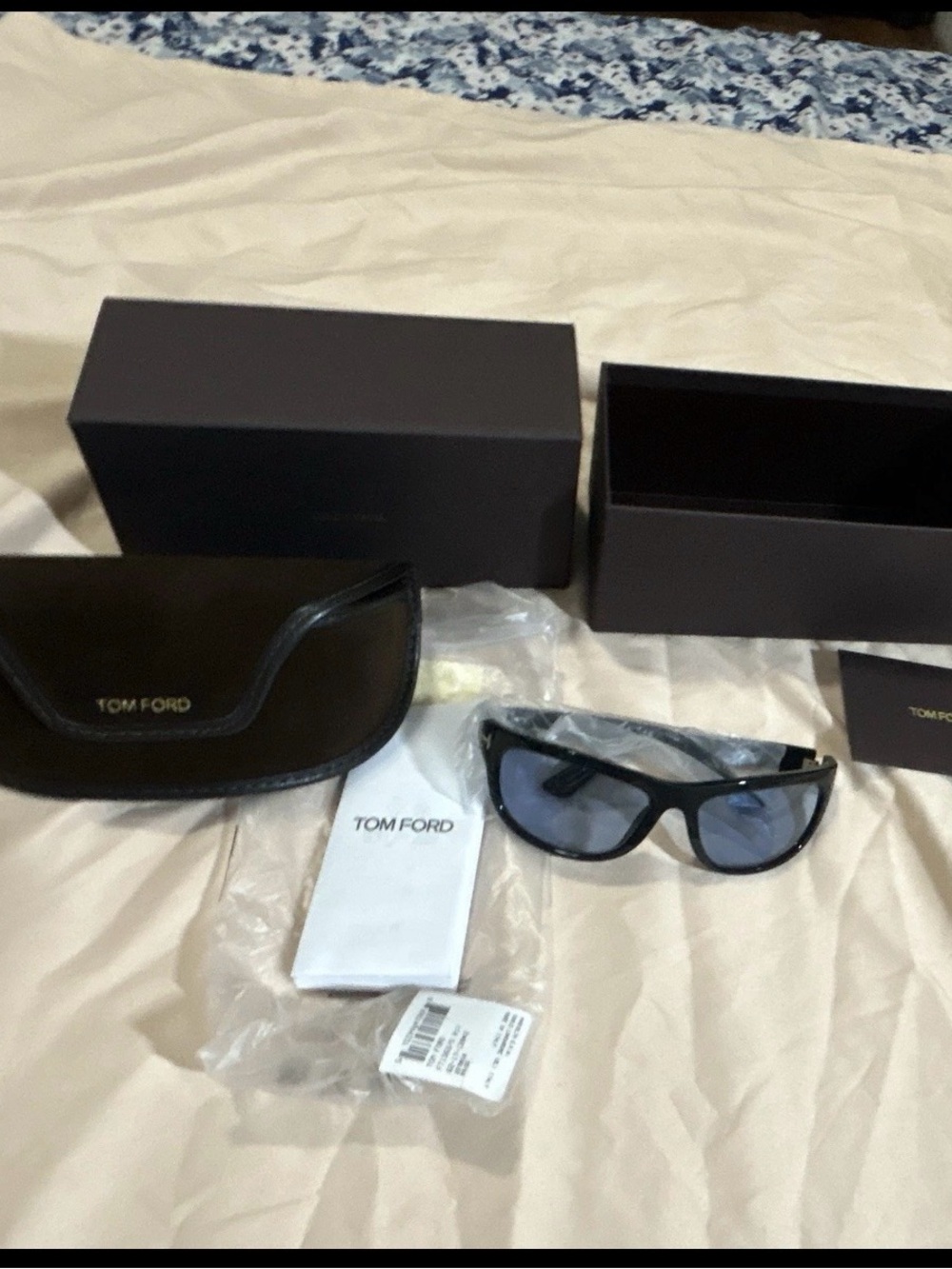Tom Ford Black Frame Sunglasses with Blue Lenses edition 2026